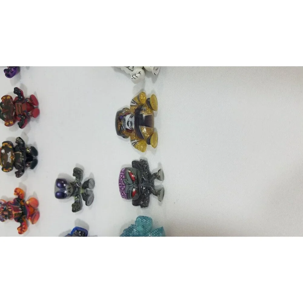 Million Warriors 20-Pack Blind Bag Collection With Launcher Mini Figures